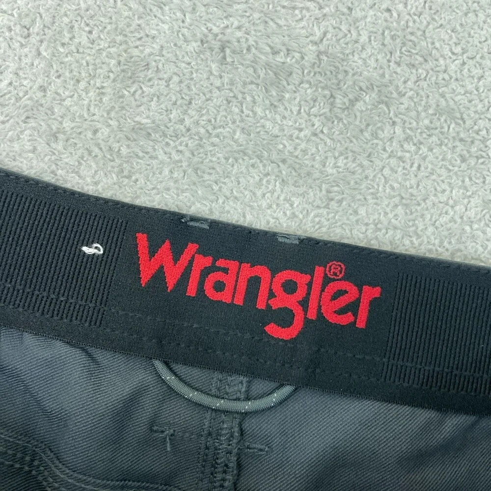 NWOT Wrangler Men's 32 Gray Regular Fit Cargo Shorts Lightweight